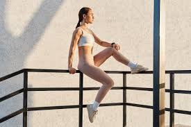 右后卫位置16场