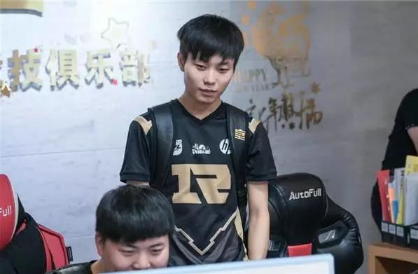 期留队而选 期留队而选